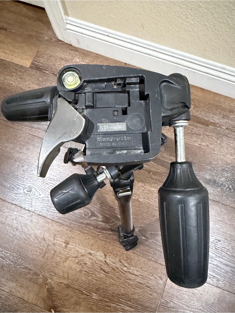 Manfrotto 190CXPRO4 tripods made in Italy magnesium carbon fiber - Picture 9 of 9